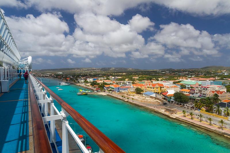 Бонэйр (Бонайре) (нидерл. Bonaire, папьям. Boneiru)